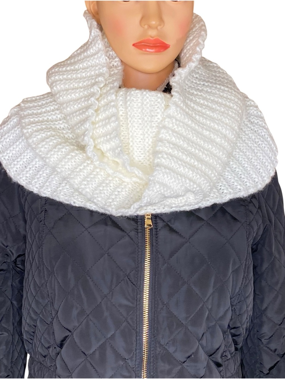 Aeropostale Cozy White Knit Infinity Scarf Warm Winter Accessory Chunky Knit